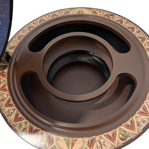 Vintage Style Wooden Tabletop Globe/Map bar with a lift-top design - Picture 15 of 16